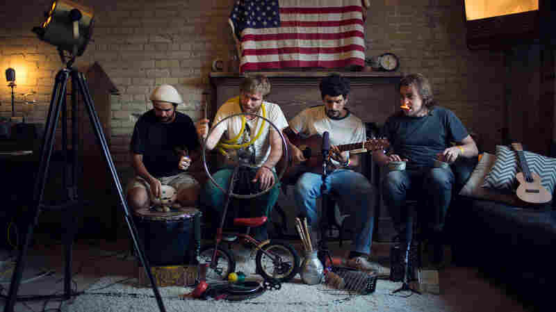 Apanhador Só: Musical Magic With A Trunkload Of Toys