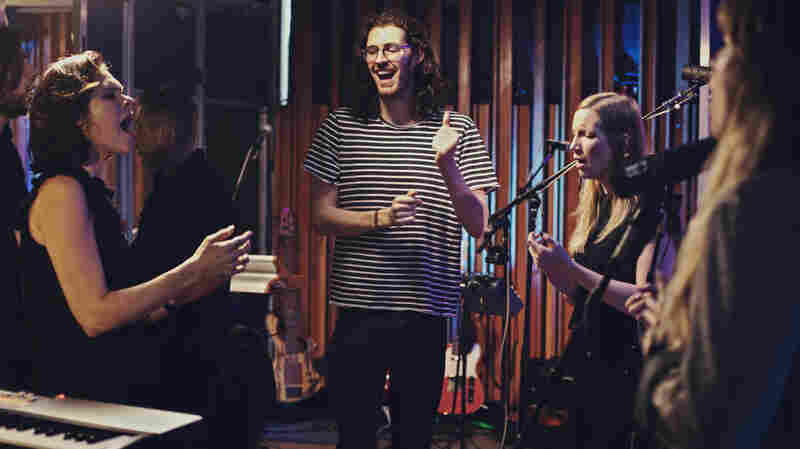 Watch Hozier Perform 'Nina Cried Power' Live In The Studio