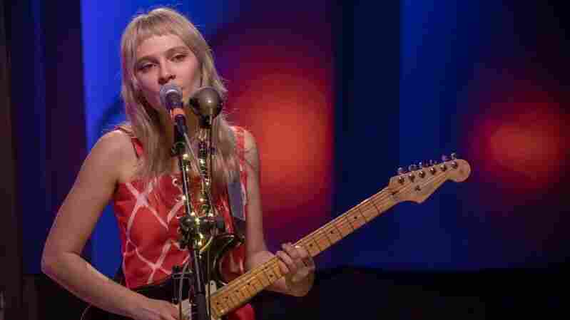 Watch Cherry Glazerr Perform 'Daddi' Live In The Studio