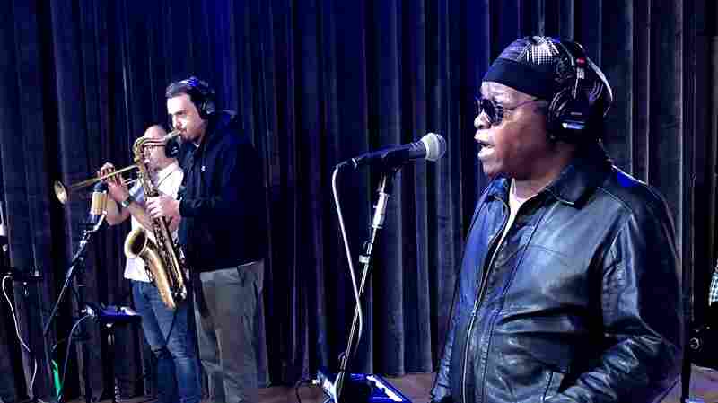 Watch Lee Fields & The Expressions Perform 'It Rains Love' Live In Studio 