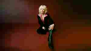 On 'Here in the Pitch,' Jessica Pratt's pop seduces listeners into a Los Angeles noir