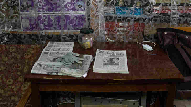 A newspaper near Ukraine's border with Russia watches for freed POWs